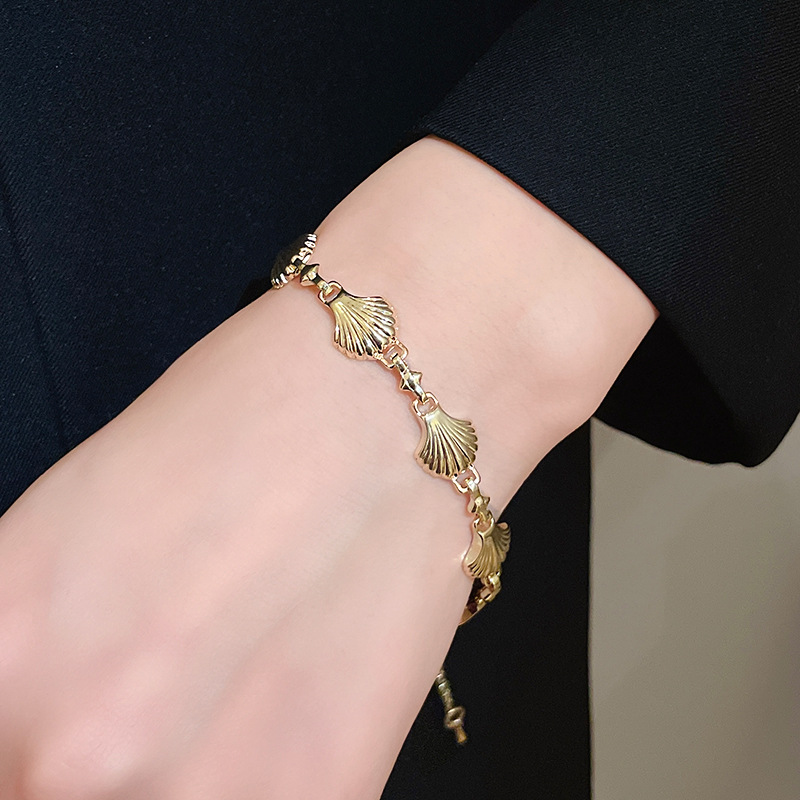Vintage Gold Shell Stripe Spliced Bracelet, Palace-Style Retro Design, Minimalist Jewelry - Image 3